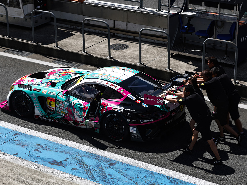 Voiture de course officielle de Racing Miku